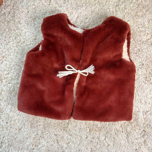 Gilet sans manche fausse fourrure Bordeau